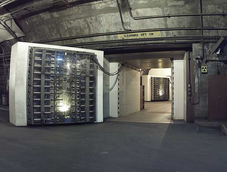 Cheyenne Mountain Complex blast door