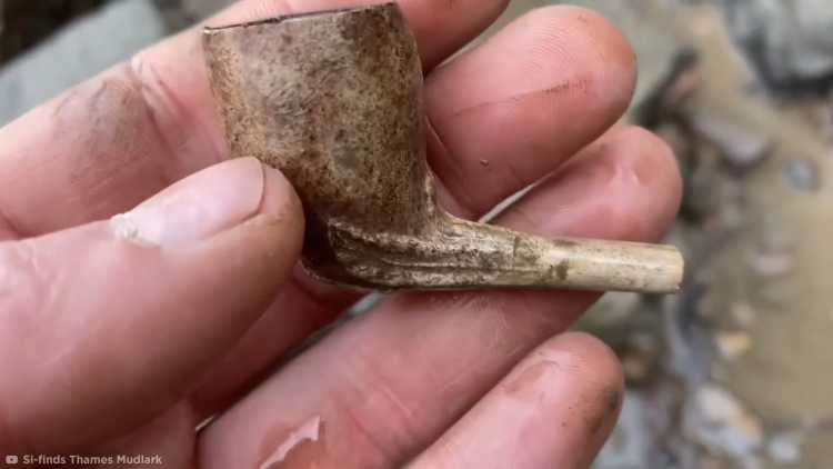 clay pipe