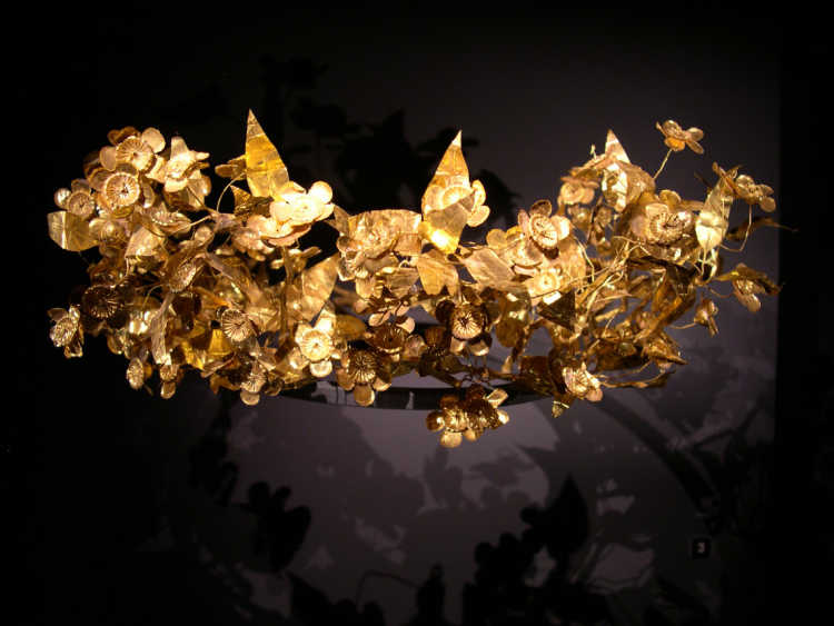 Golden leaf crown of ancient macedonian origin, Thessaloniki, Greece