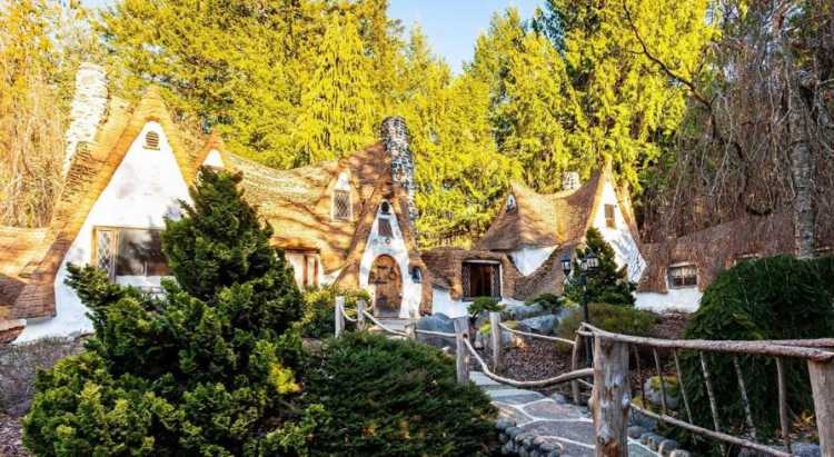 Snow White Cottage Seattle