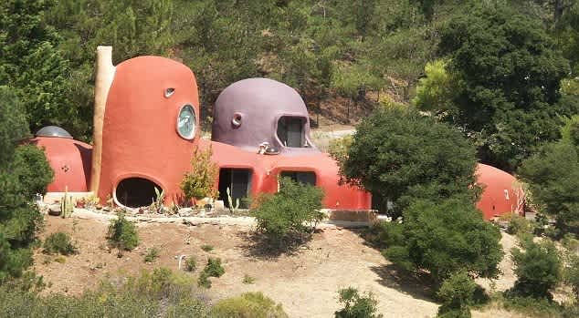 Flintstones house real life replica San Francisco 