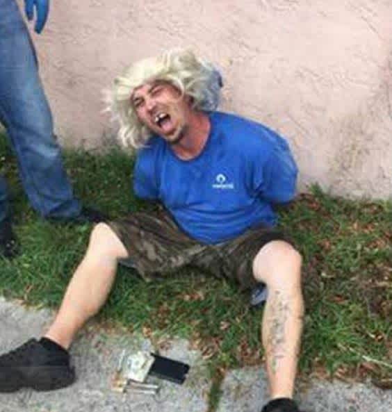 Florida man Robert Walls wig disguise foiled