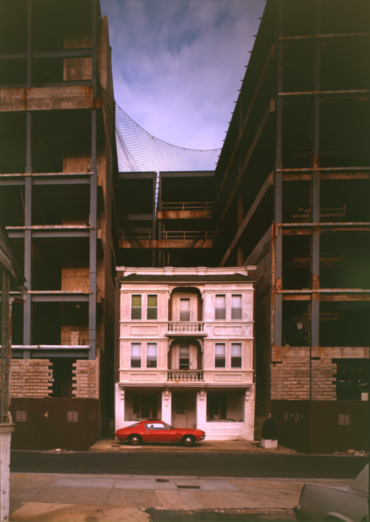 View of house between two casinos - Town of Atlantic City, North end of Absecon Island, South of Absecon Channel, Atlantic City, Atlantic County, NJ HABS NJ,1-ATCI,19-3 (CT).tif