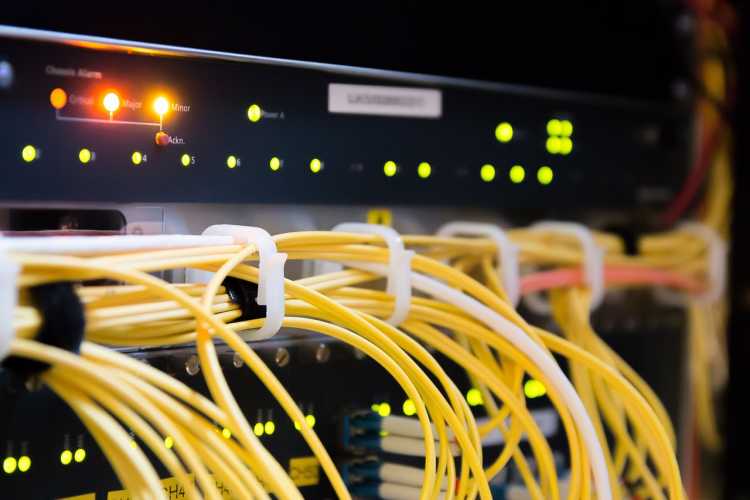 Broadband internet connectivity network