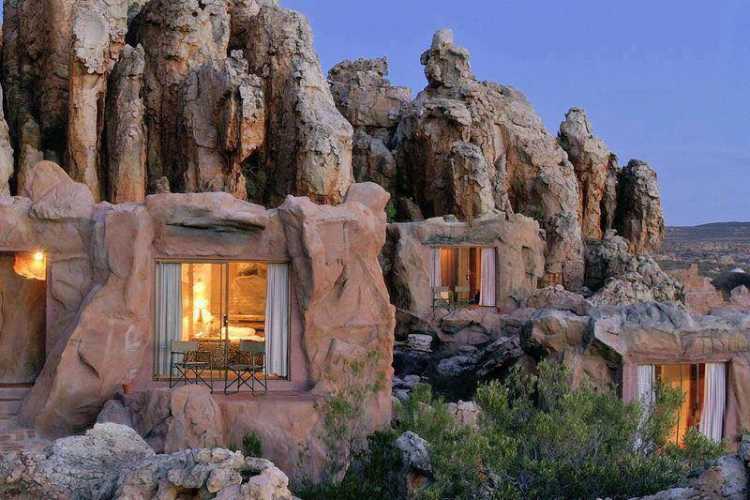 Kagga Kamma hotel rocks flinstone house