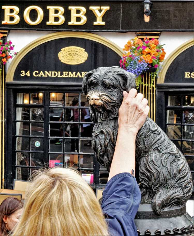 Greyfriars Bobby Statue worn nose due to petting