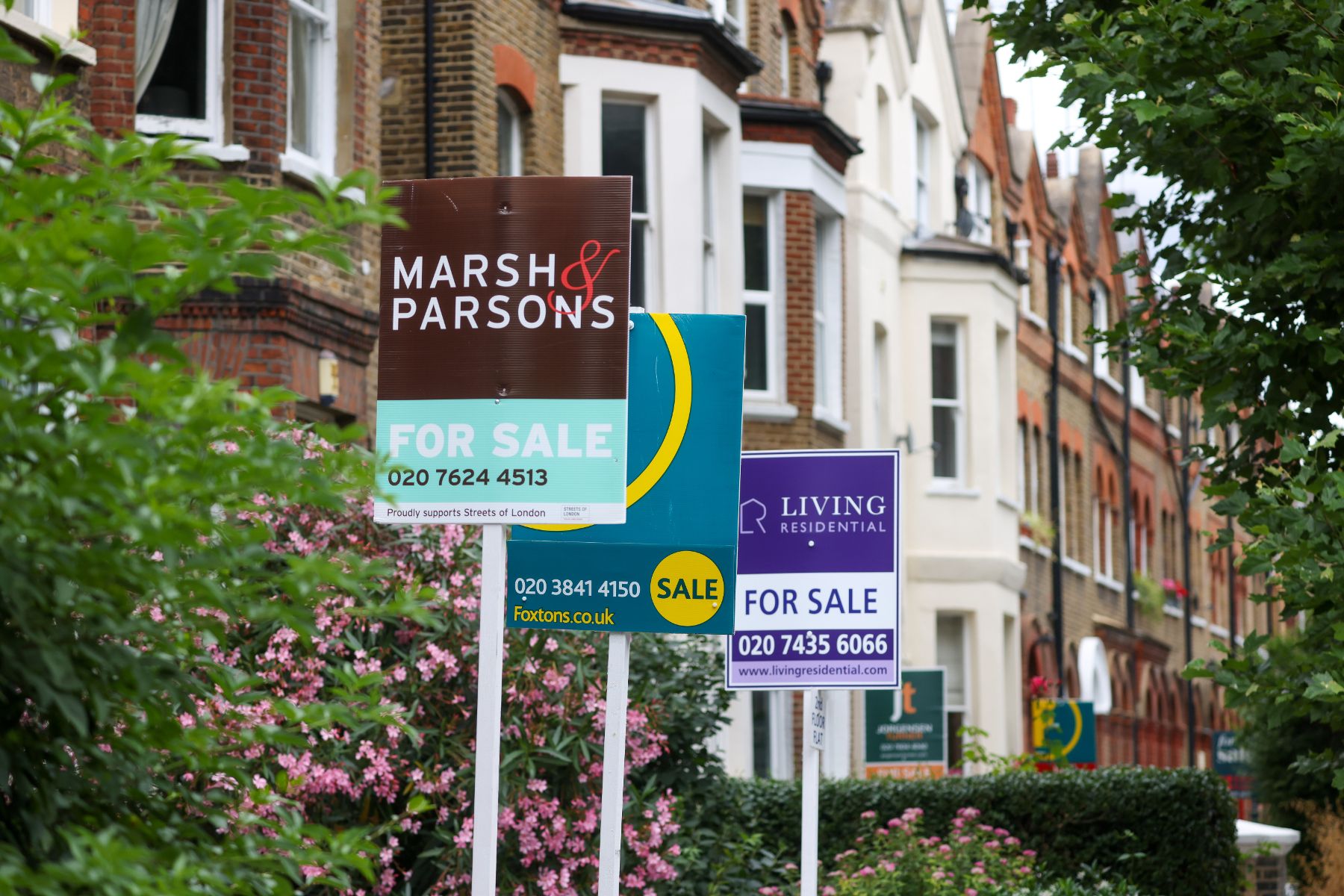 House prices up 2.9% in year to September, says ONS