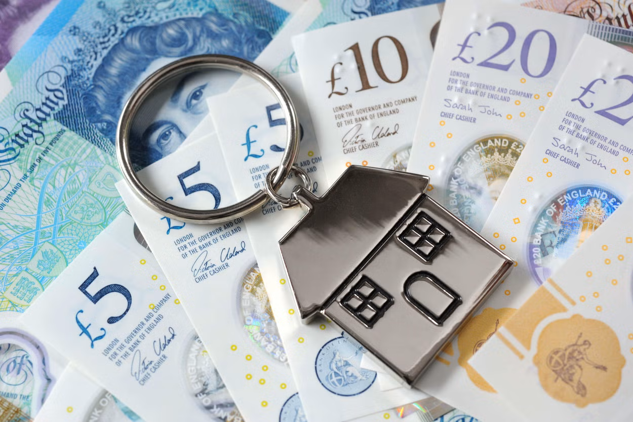 Average two-year fixes down 114bps compared to last year, says Rightmove