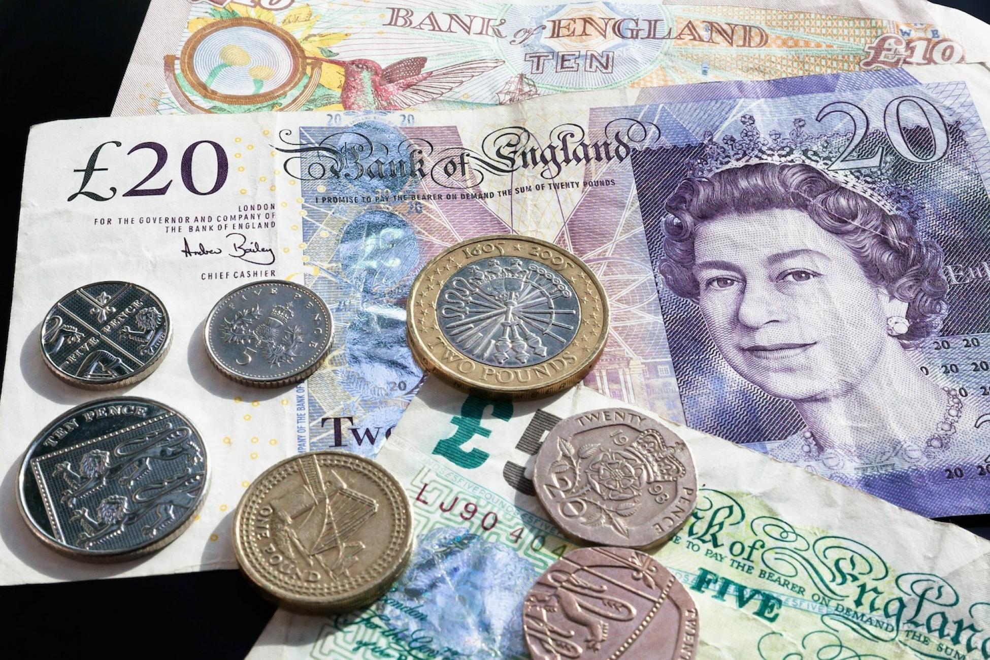 Cash buyers paying thousands less for home compared to mortgage holders