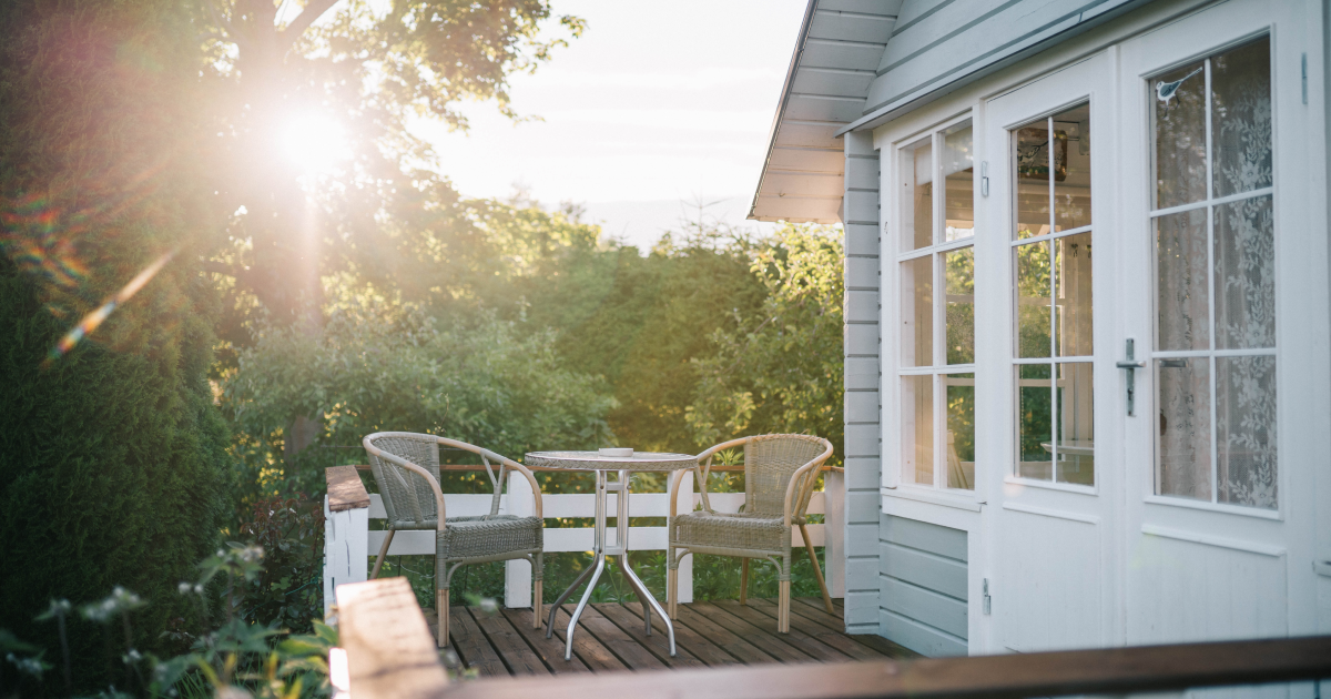 Veranda i solnedgången.