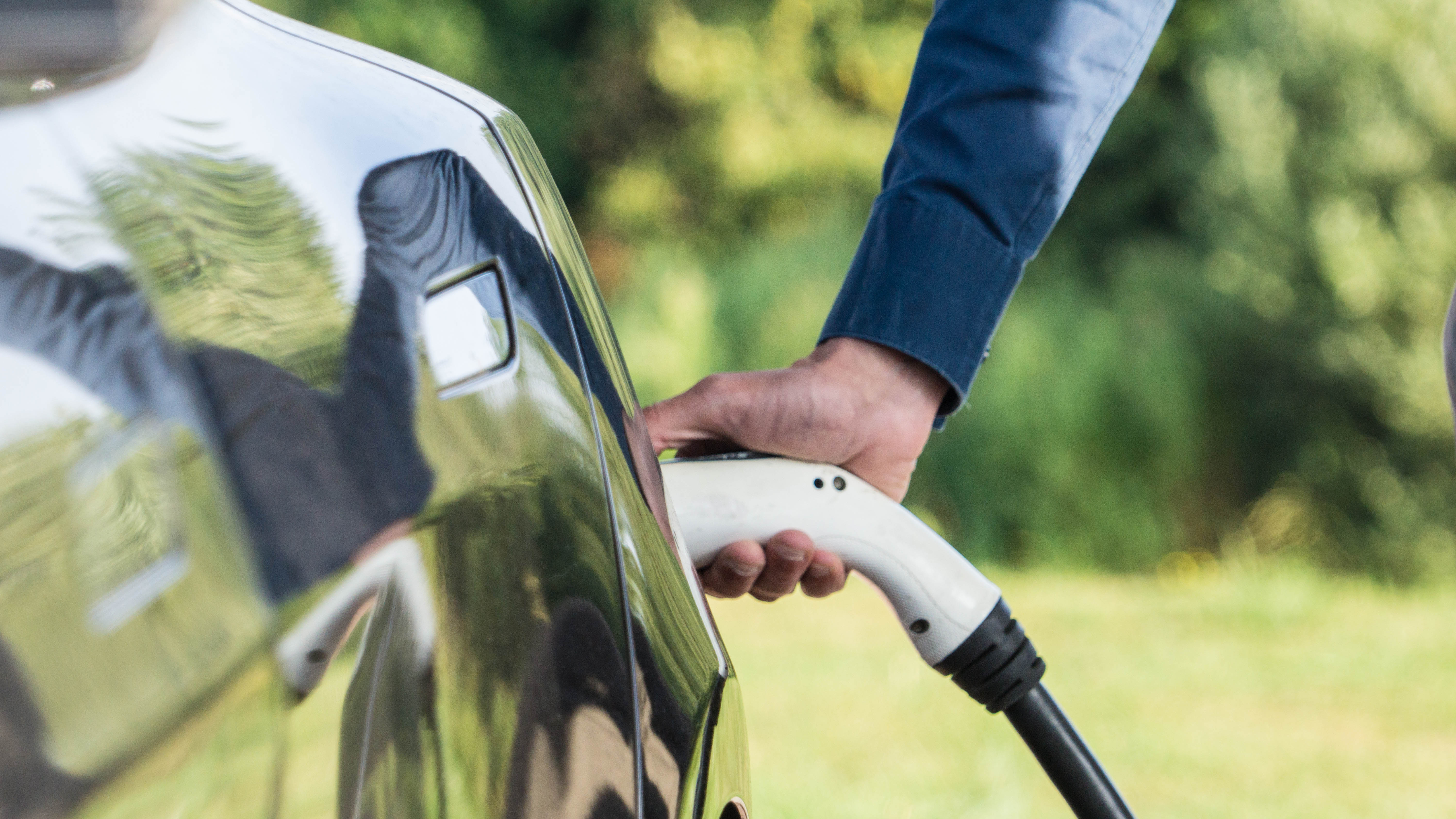 Elektrisch rijden in binnen- en buitenland