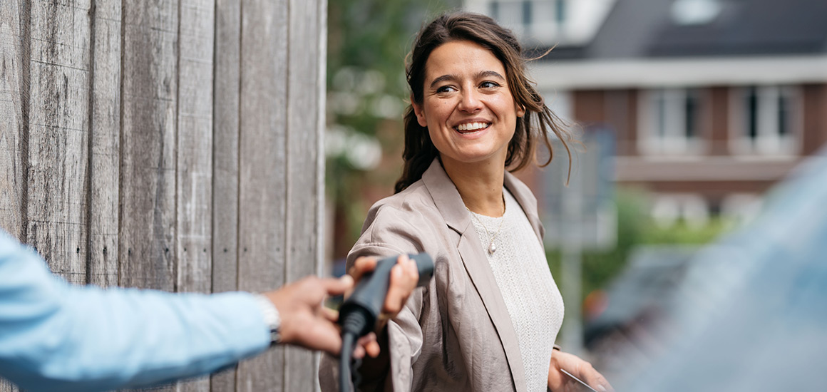 Hoe lang duurt elektrisch opladen? Thuis, openbaar en snel