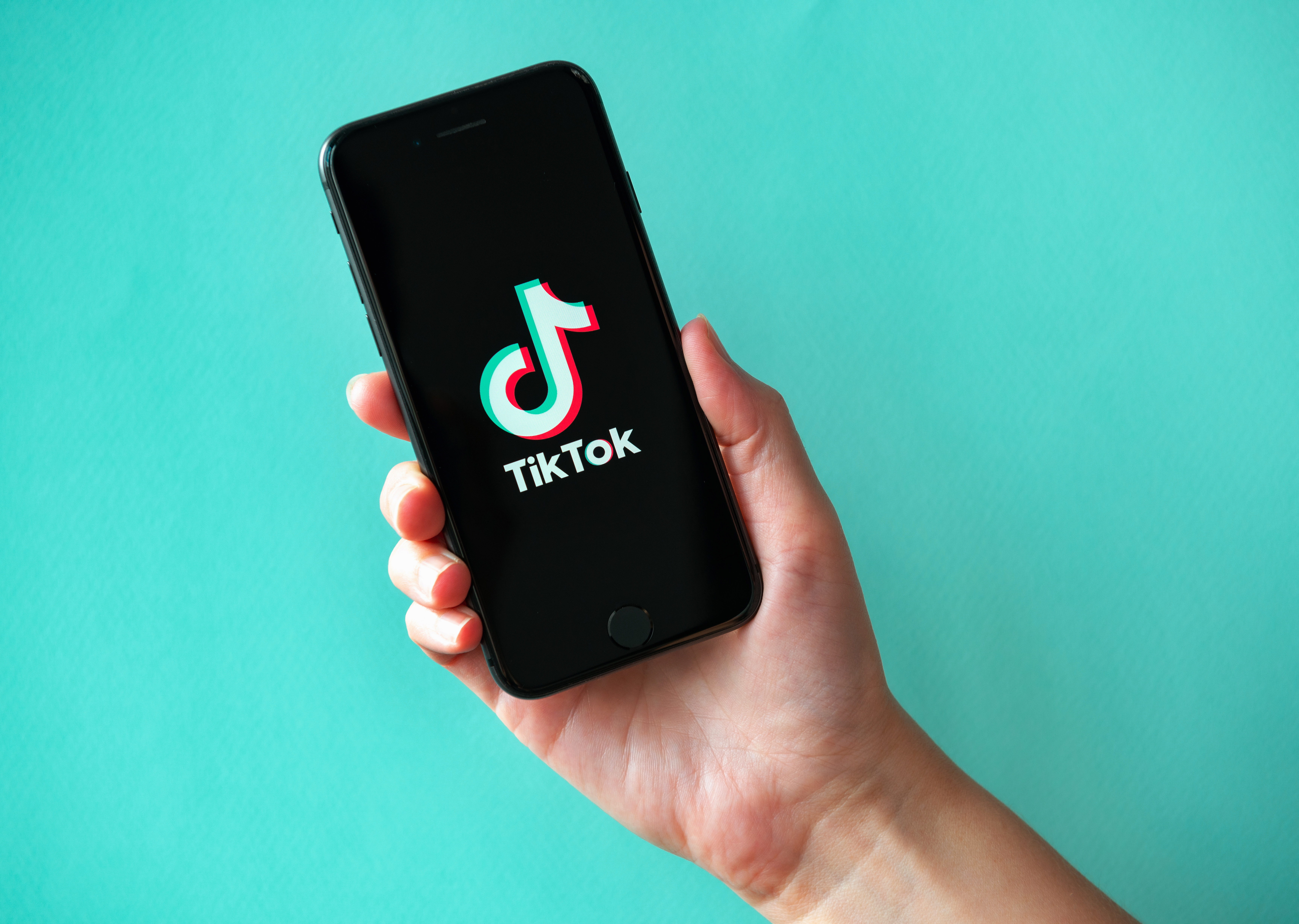 How to Make a Viral TikTok Video in 2024 | A Guide