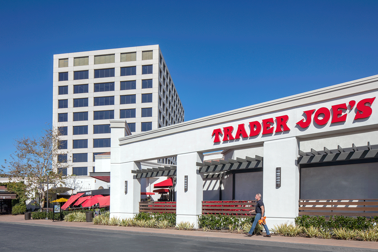  Exterior view of Trader Joe's at University Center