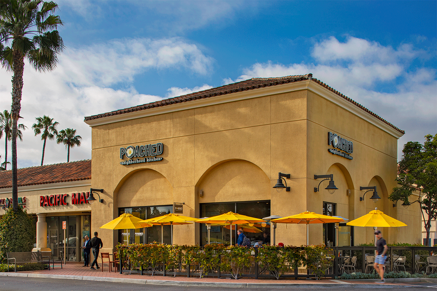  View of Poached Neighborhood Kitchen at Harvard Place Shopping Center