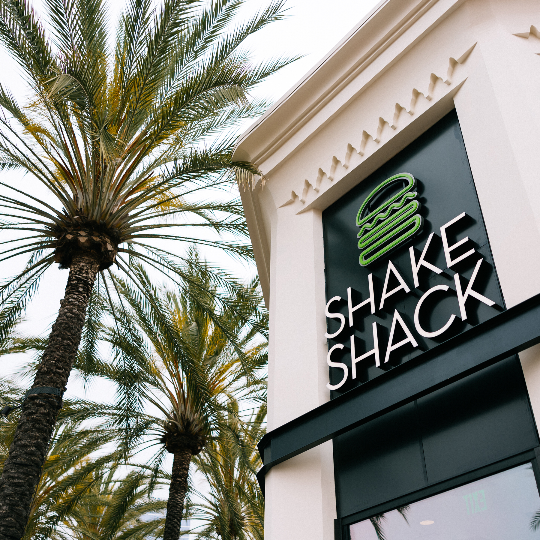  store-photo-shakeshack-01