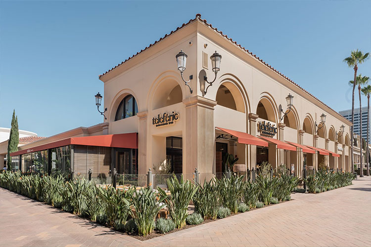 Teleferic Barcelona Opens at Fashion Island