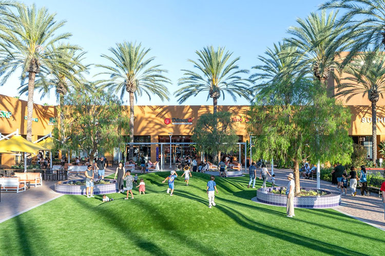 Date Palm Plaza Opens at The Market Place