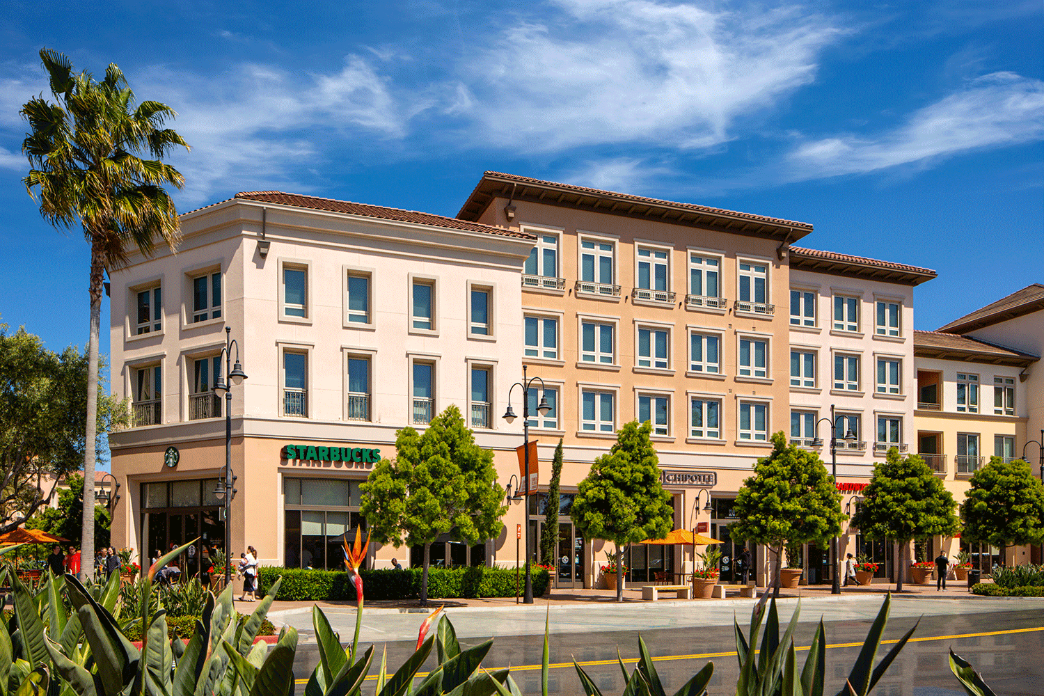  Daytime view of Santa Clara Square® Marketplace