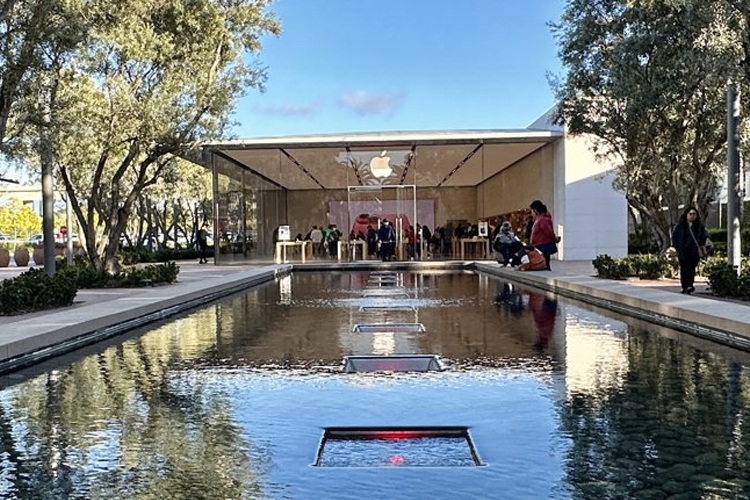 Inside Apple Irvine Spectrum Center Retail Store: The New Silicon Valley