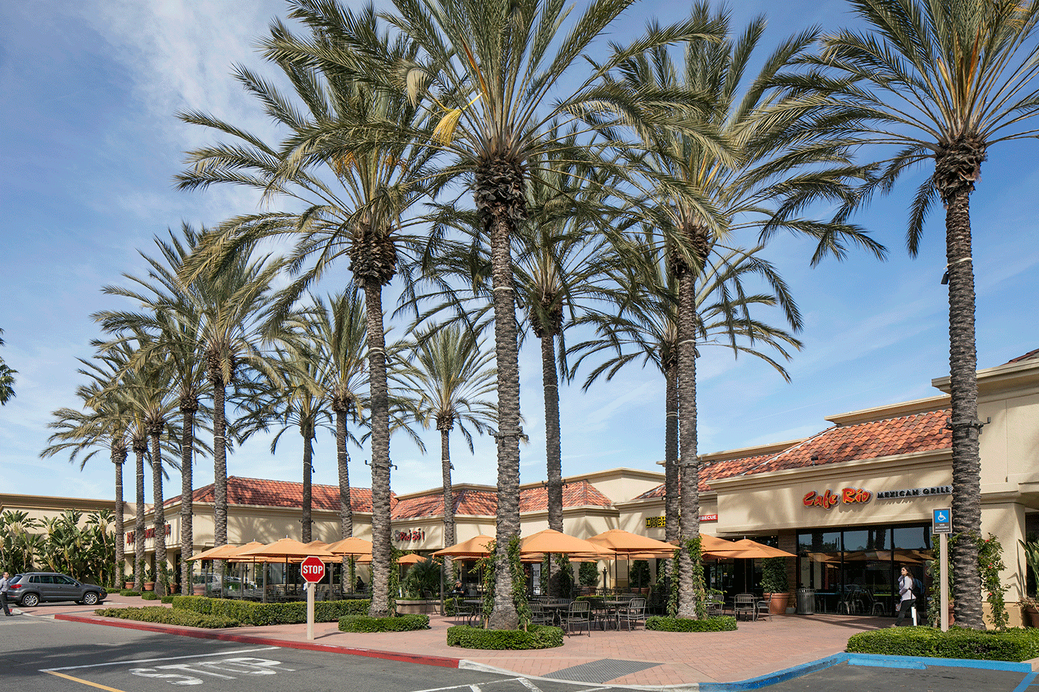  Daytime courtyard view at Westpark Plaza