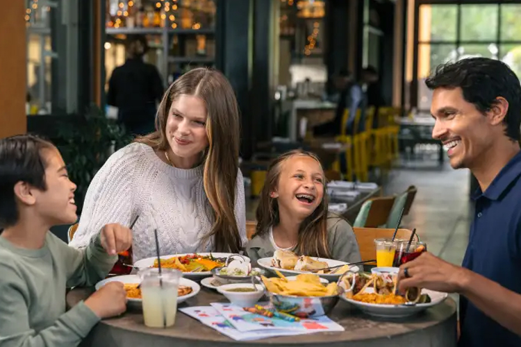 News-KidsEatFree-FamilyDining