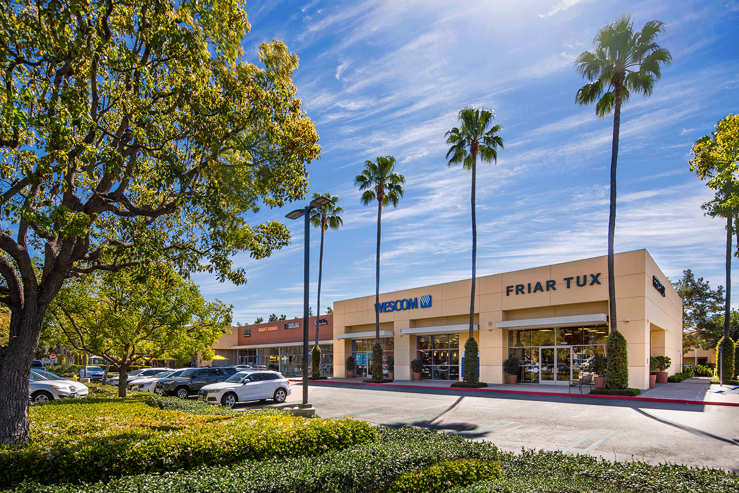  Daytime exterior view of Alton Retail Center