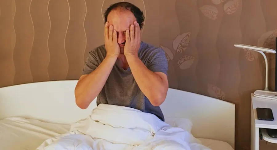 退職後に眠れなくなるのはなぜ?睡眠専門家が注意点を解説