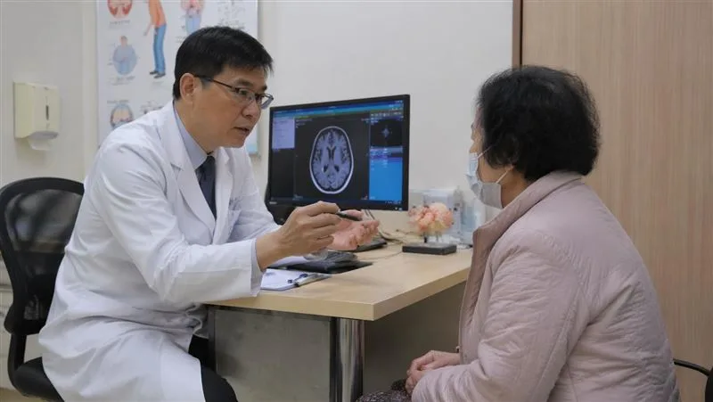 動作の違和感を見逃さないで　早期発見が大切