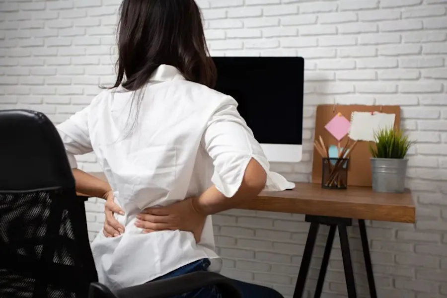 90分以上の座りっぱなしは健康リスクに　専門家が対策を解説