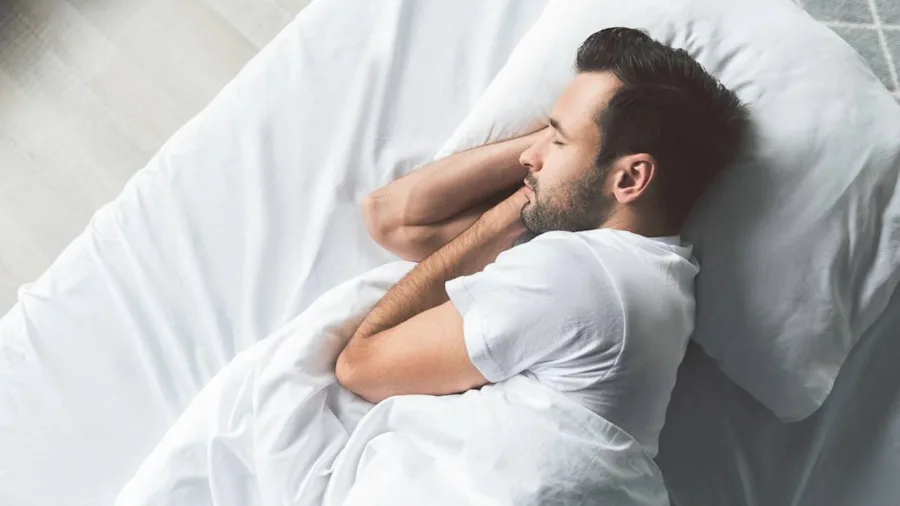 睡眠不足が職場の判断力と信頼を損なう