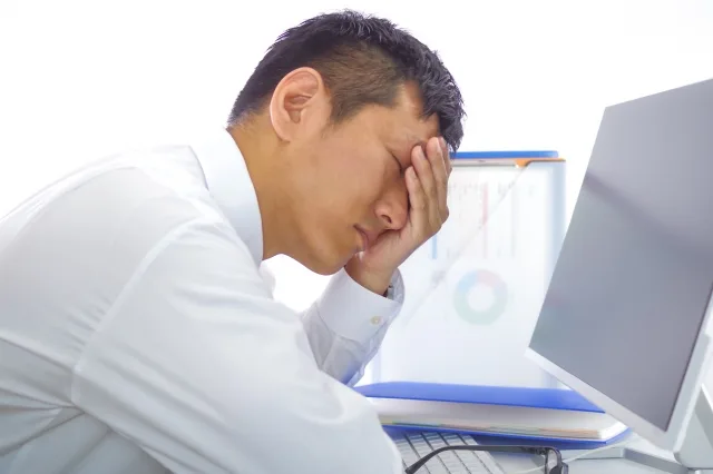 正社員4人に1人が睡眠6時間未満