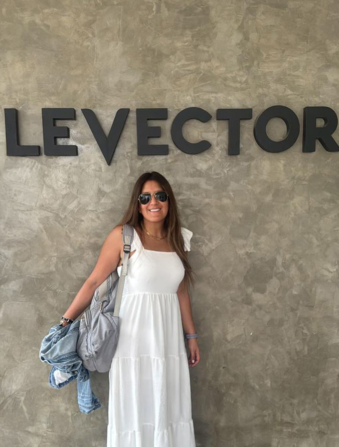 ANDREA DE LA TORRE LEVECTOR