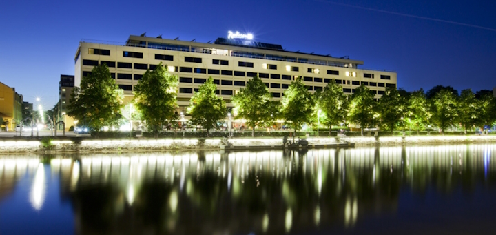 Radisson Blu Marina Palace outside view