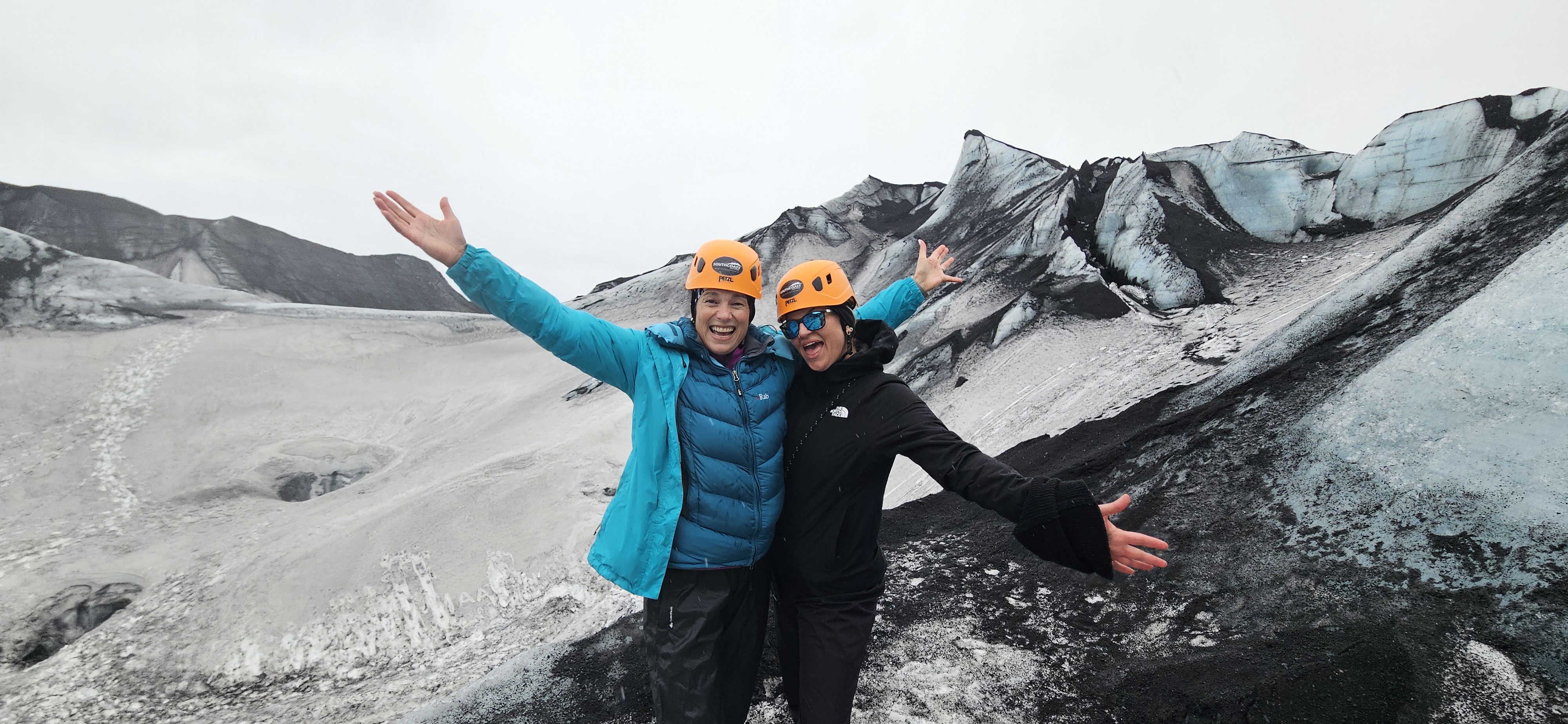 za - Iceland Gold Trip Karin and Kerith