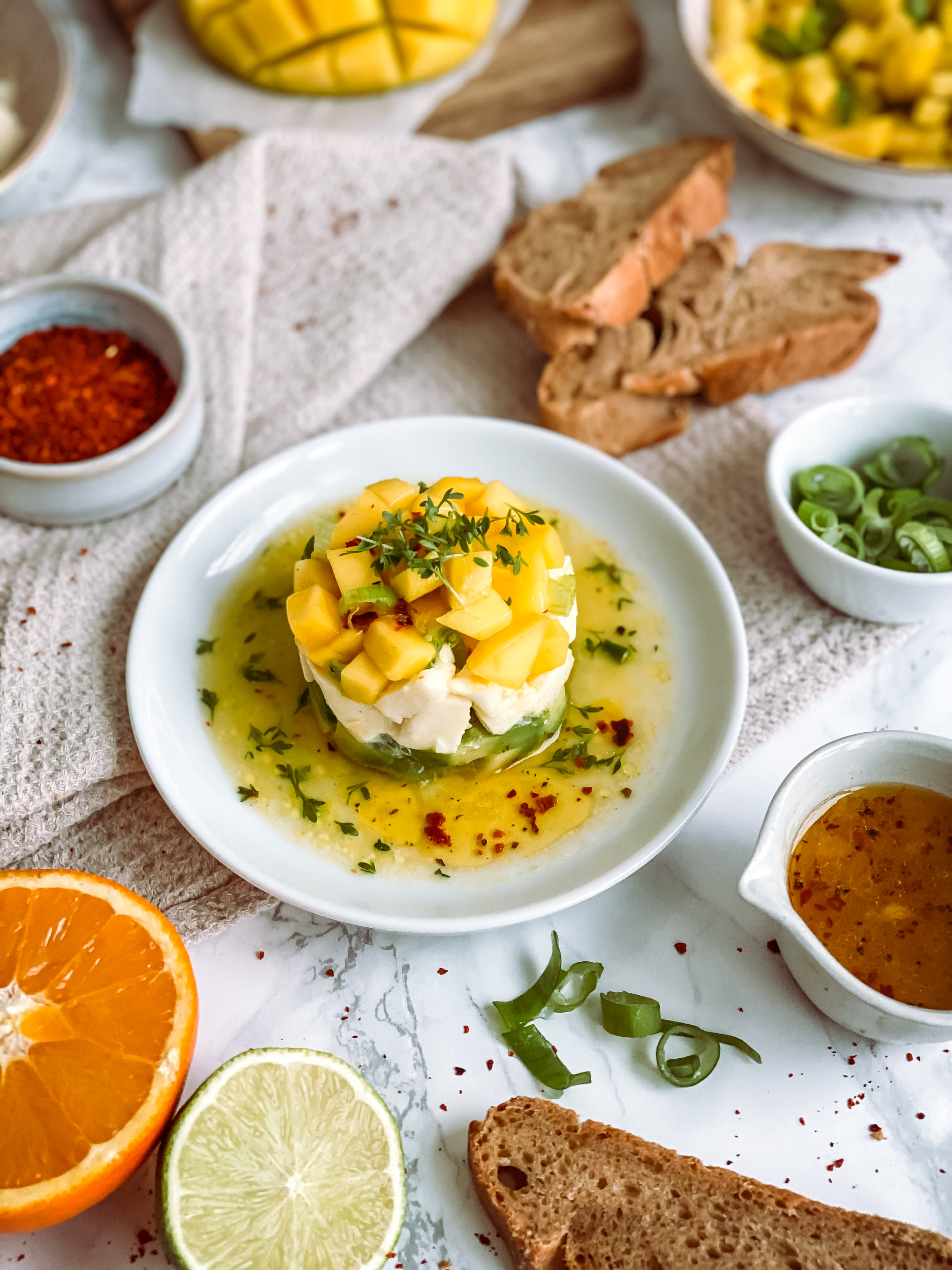 Avocado-Mango-Mozzarella Salat Bild