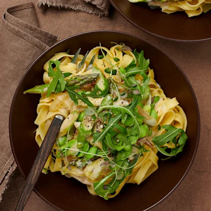 Sparrispasta med citron och timjan