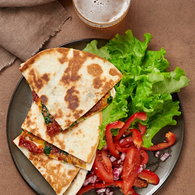 Spenat- och linsquesadillas