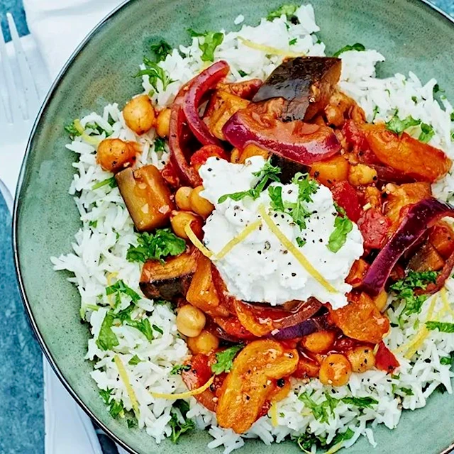 Auberginetagine med getostyoghurt