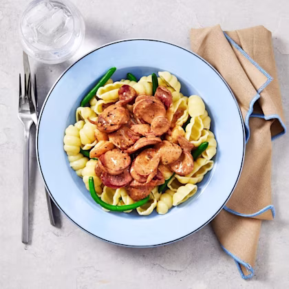 Pasta med kryddig korvgryta