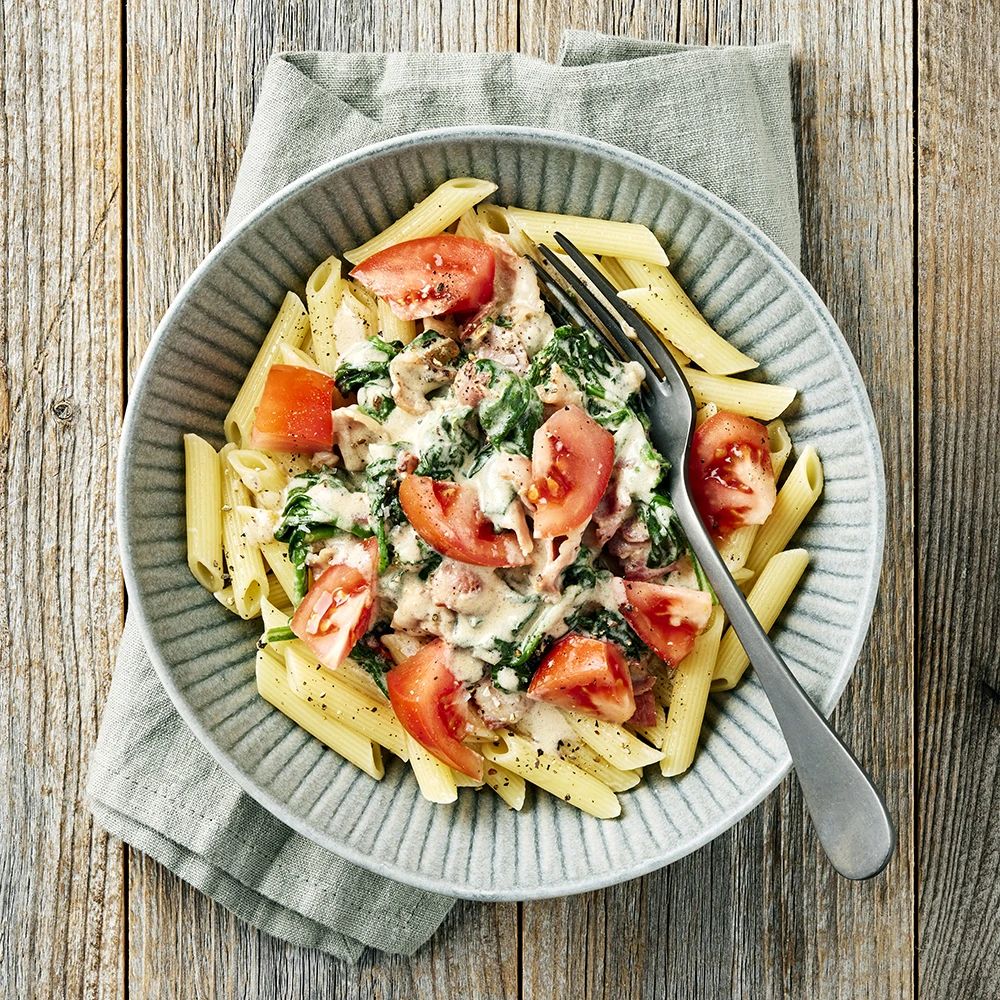 Bacon- och spenatpasta med prästost