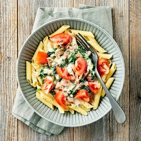 Bacon- och spenatpasta med prästost
