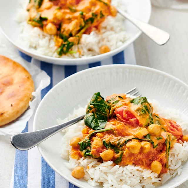 Palak kikärta med naanbröd