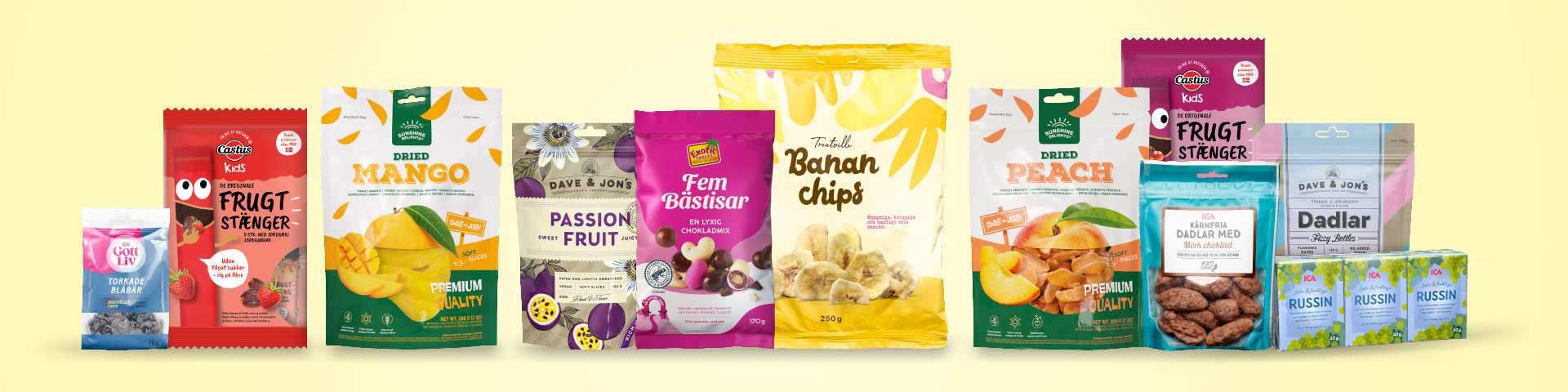 Olika torkade frukter och snacks, bland annat torkade blåbär, fruktstänger, torkad mango, passionsfrukt, chokladmix, bananchips, torkad persika, dadlar med choklad och russin. Klicka för att handla naturgodis till påskägget.