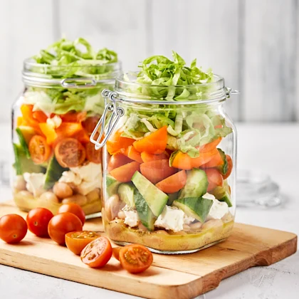 Fetaostsallad med paprika och bönor