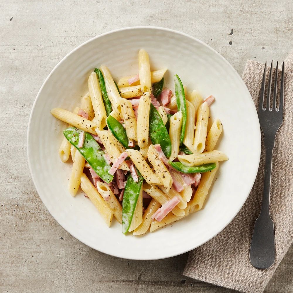 Skinkpasta med sockerärtor