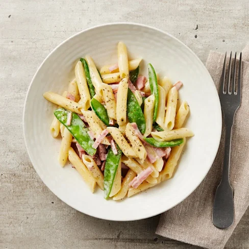 Skinkpasta med sockerärtor