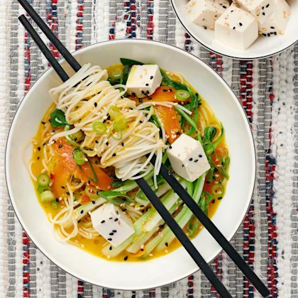 Curryramen med kokos och lime