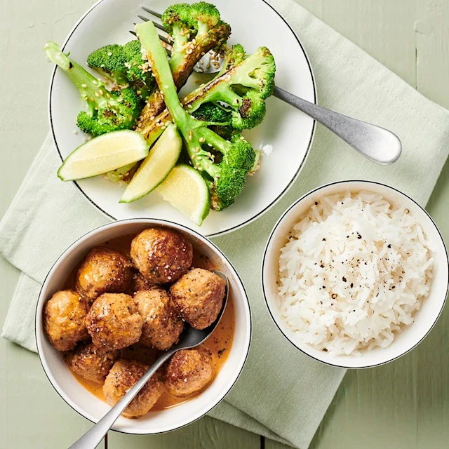 Fläskfärsbullar i krämig tandoori