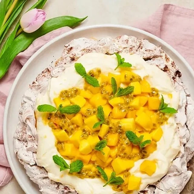 Påskdessert - chokladpavlova med lemon curdgrädde